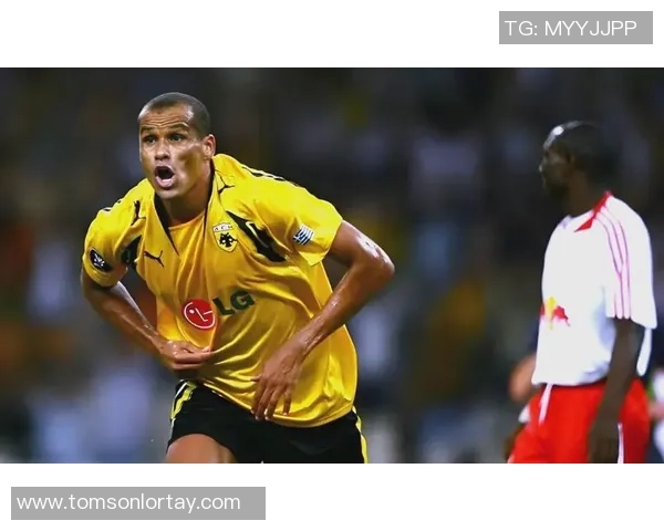 从足球小狗到绿茵场上的闪耀明星，它的传奇之路让人热血沸腾